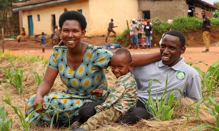Picture of Farming God's Way trainer and his family