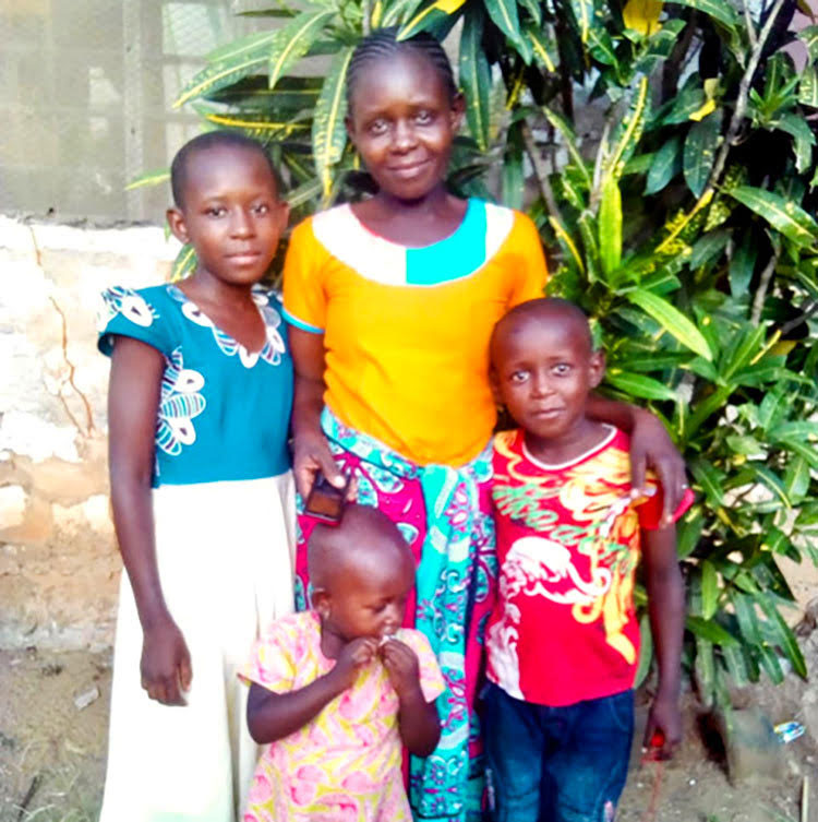 Picture of Naomi and her girls