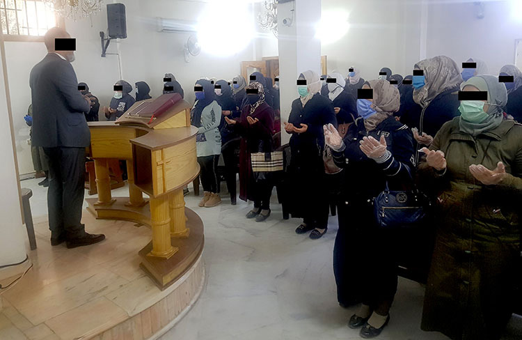 Women from Ghouta worshipping King Jesus