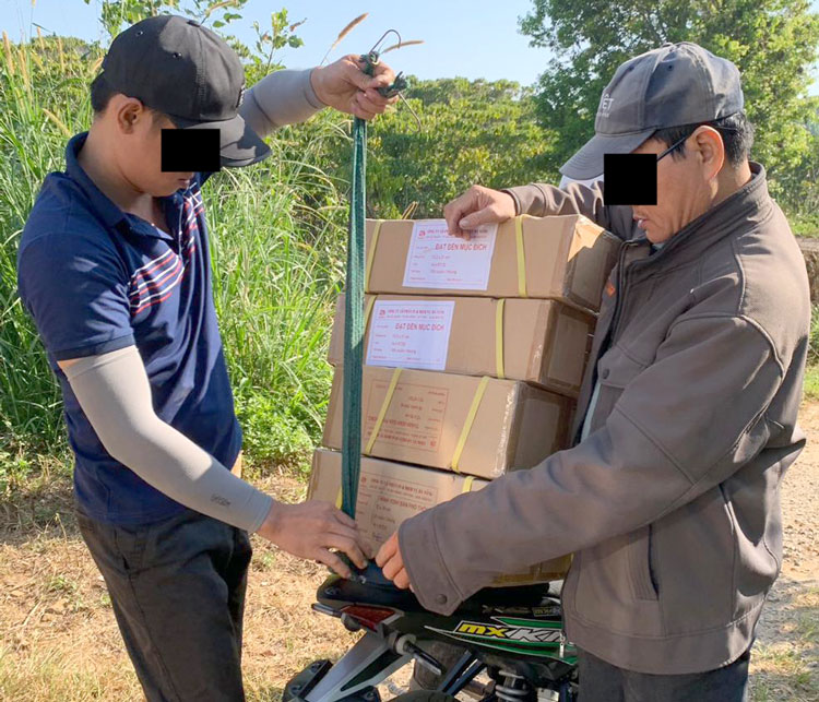 Image of Bible distribution in Vietnam