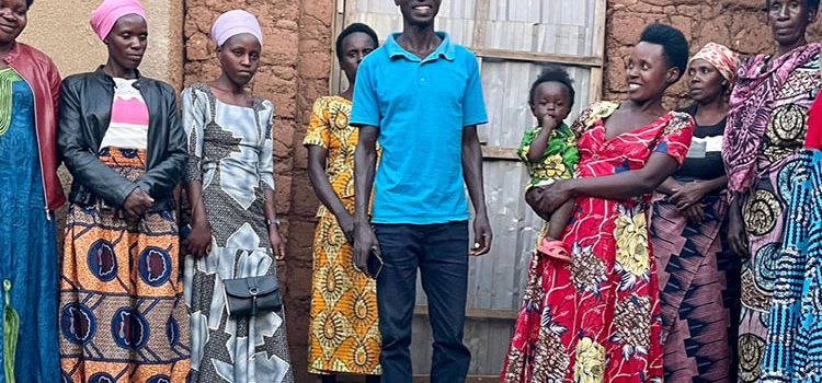 Image of farmers in Rwanda